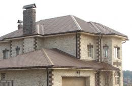 Jak si vybrat a položit dekorativní kámen pro venkovní výzdobu domu