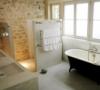 Koupelna v dřevěném domě: od plánování po dokončení